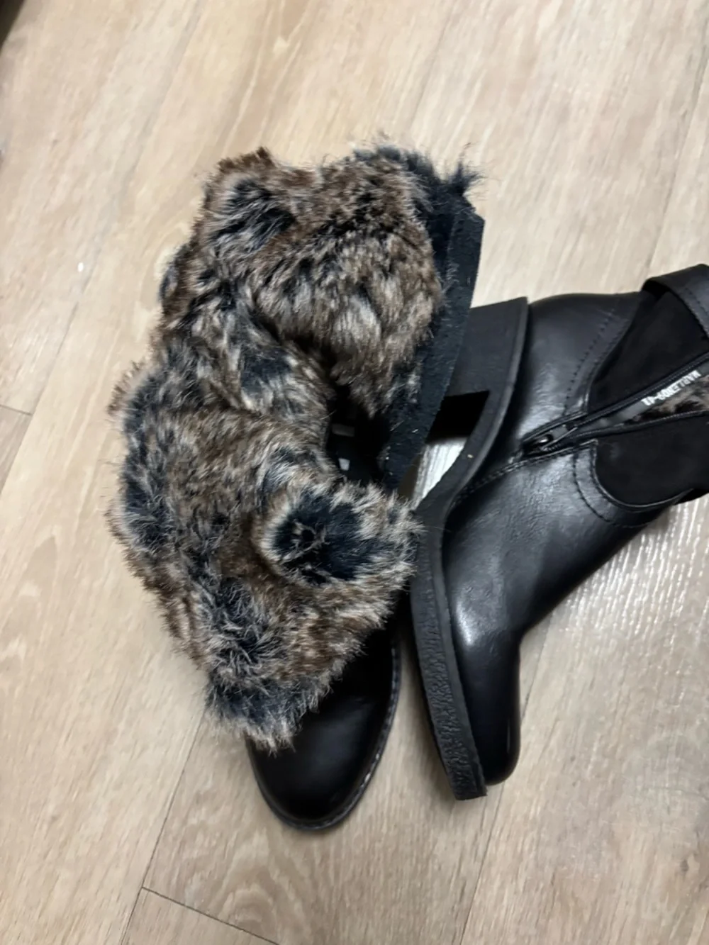 Black Faux-Fur Ankle‎ Winter Boots for Women